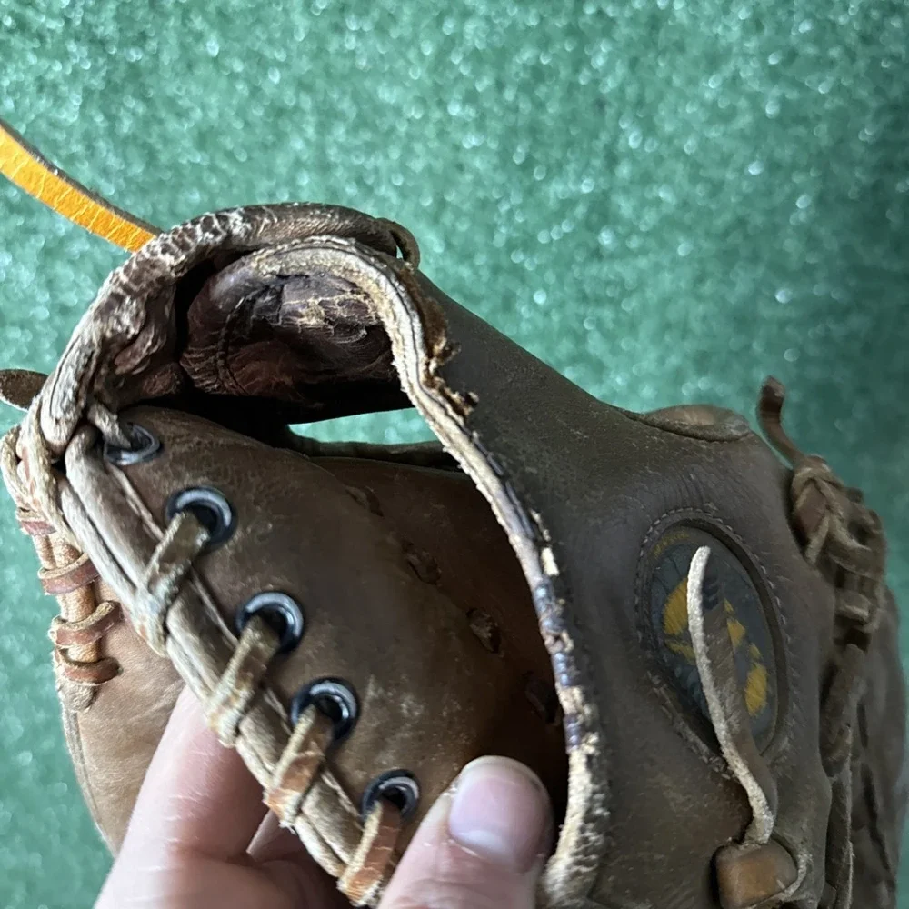 Vintage Wilson THE A2000 XL Leather Baseball Glove Dual Hinge RHT Made in Japan - Picture 10 of 11